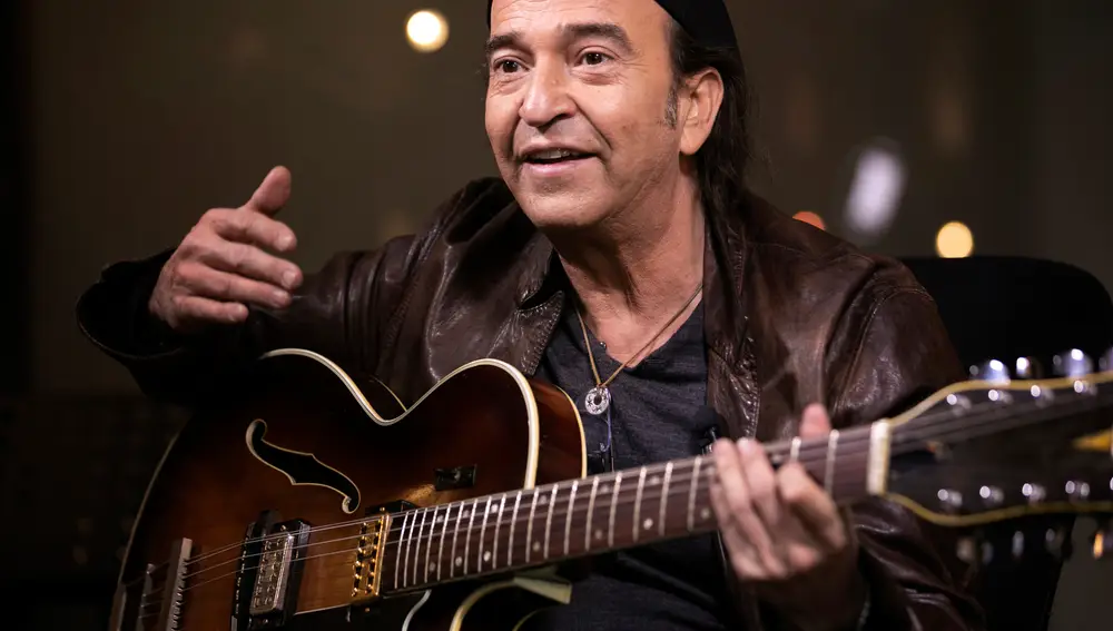 Álvaro Urquijo (Los Secretos)