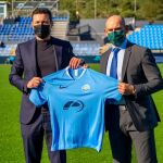 Amadeo Salvo y Paco Jémez en la presentación de este último como nuevo entrenador del Ibiza.