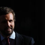 El líder del PP, Pablo Casado en el patio del Congreso de los Diputados tras el Pleno