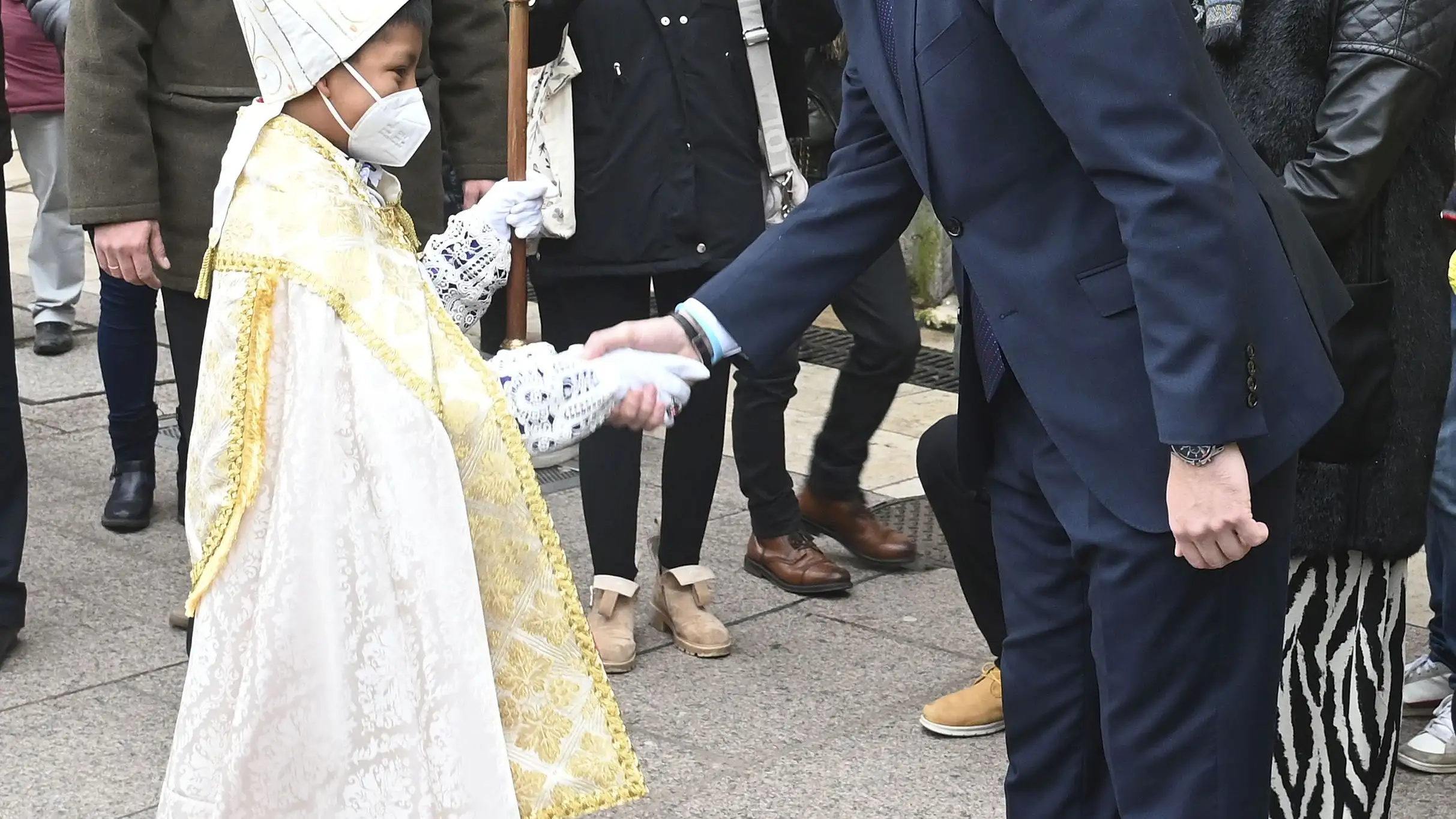 Recepción del Ayuntamiento al Obispillo, de la Escolanía ''''Pueri Cantores'''' de la Catedral de Burgos