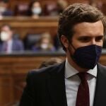 El líder del PP, Pablo Casado, en una sesión plenaria en el Congreso de los Diputados, a 28 de diciembre de 2021, en Madrid, (España). La Cámara Baja acoge hoy el último pleno de 2022 en el que se abordan los Presupuestos Generales del Estado (PGE) de 2022,