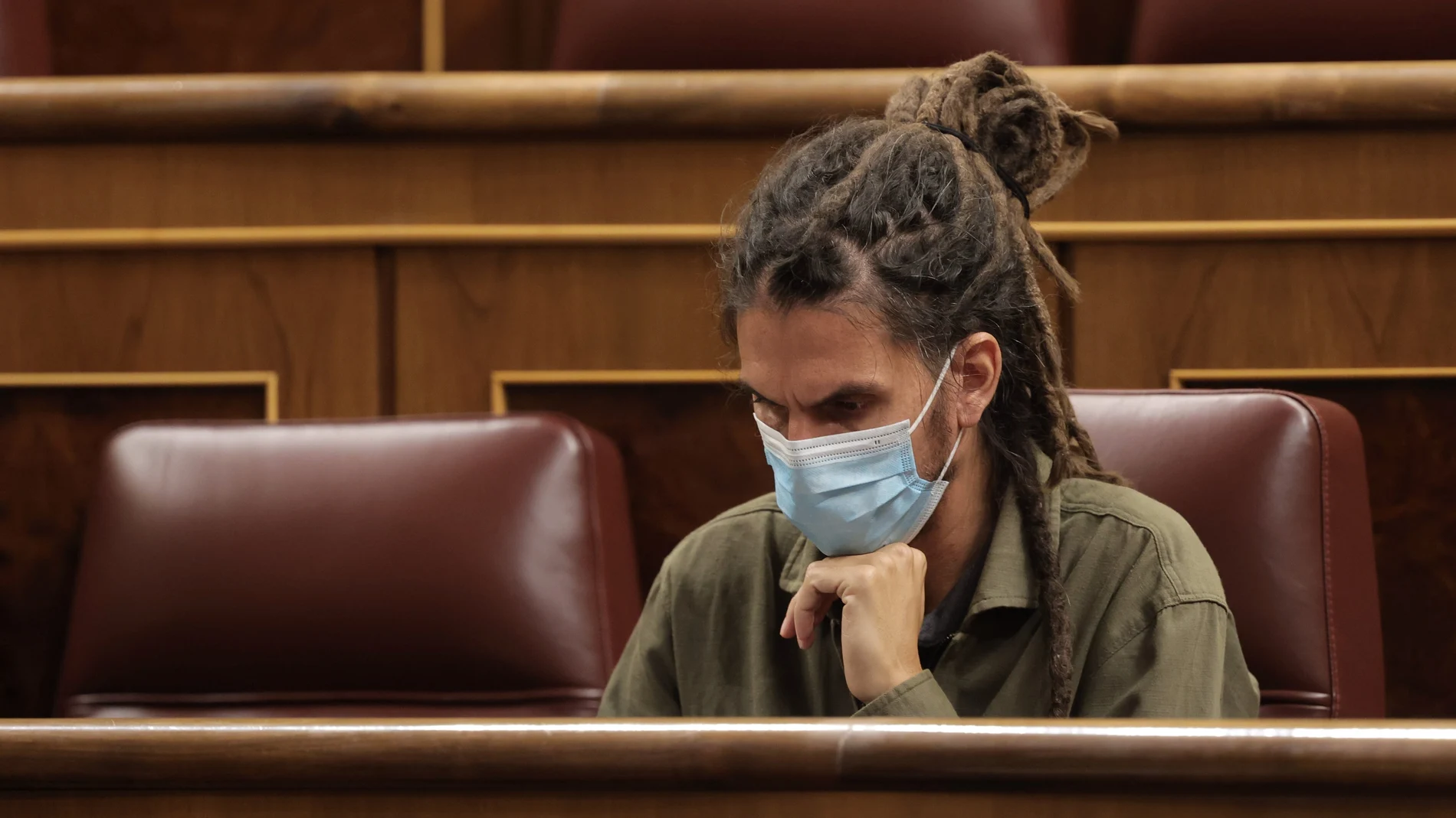 El ex diputado de Unidas Podemos Alberto Rodríguez, en una sesión plenaria en el Congreso de los Diputados