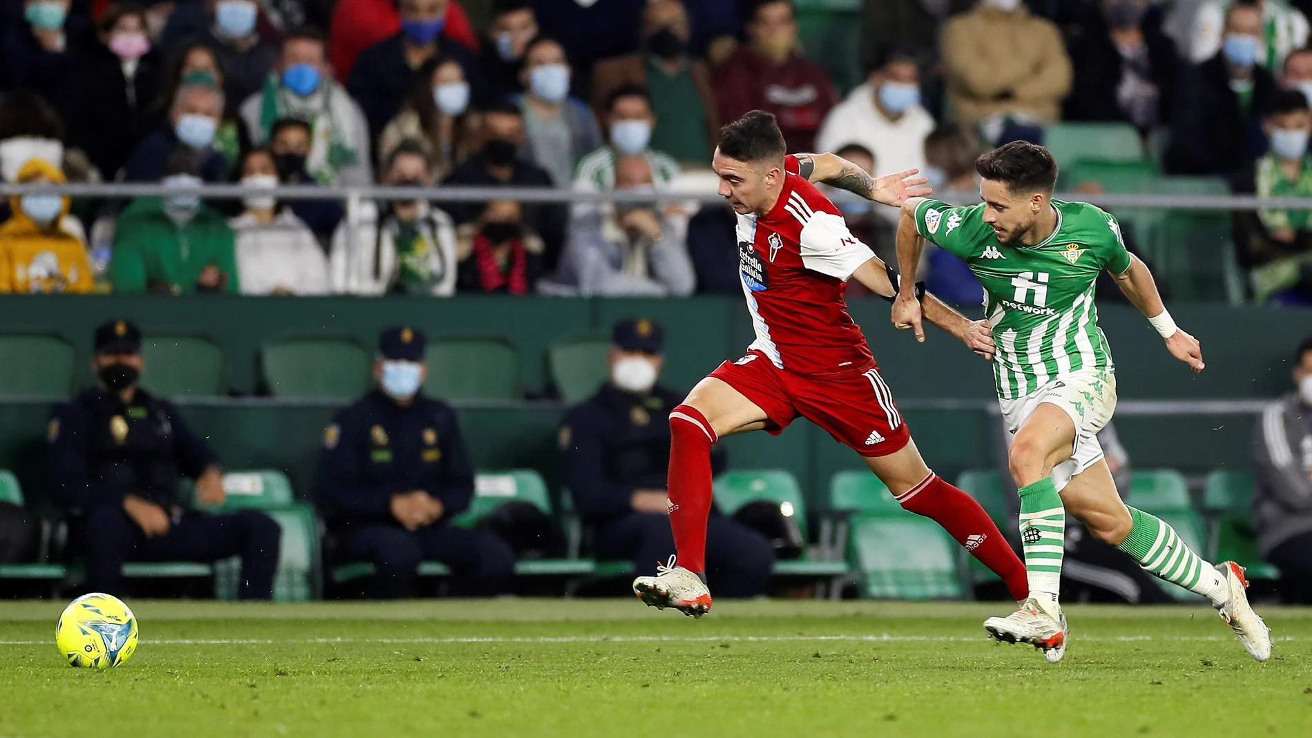 Álex Moreno con el Betis.
