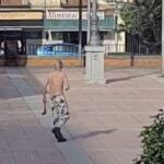 El hombre ha provocado daños en los vehículos