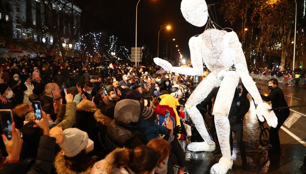 Las espectaculares imágenes de la llegada de los Reyes Magos a Madrid ...
