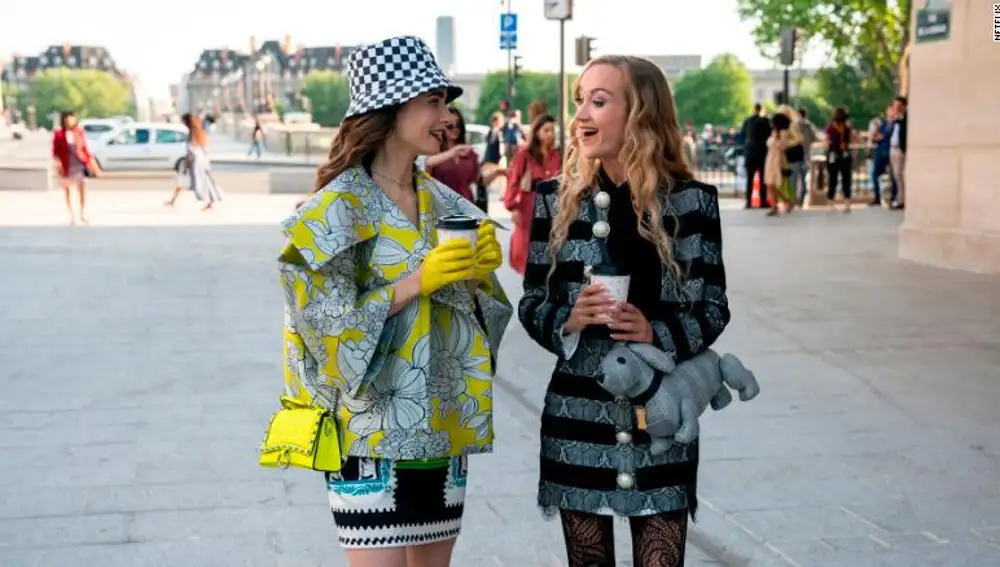 Petra a la izquierda con Emily