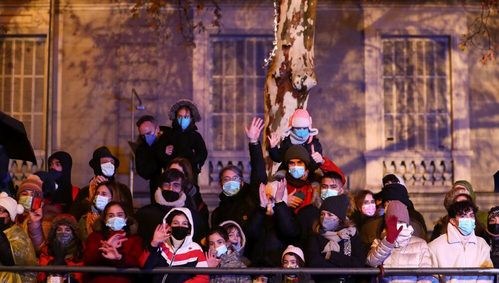 Las espectaculares imágenes de la llegada de los Reyes Magos a Madrid ...