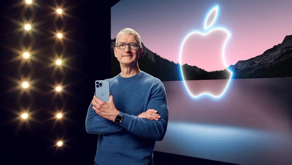Tim Cook durante la presentación del iPhone 13