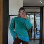 María Pombo con jersey de nueva colección de Mango.