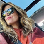 Nuria Roca con la nueva prenda en tendencia.