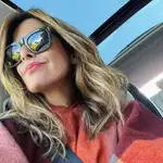 Nuria Roca con la nueva prenda en tendencia.