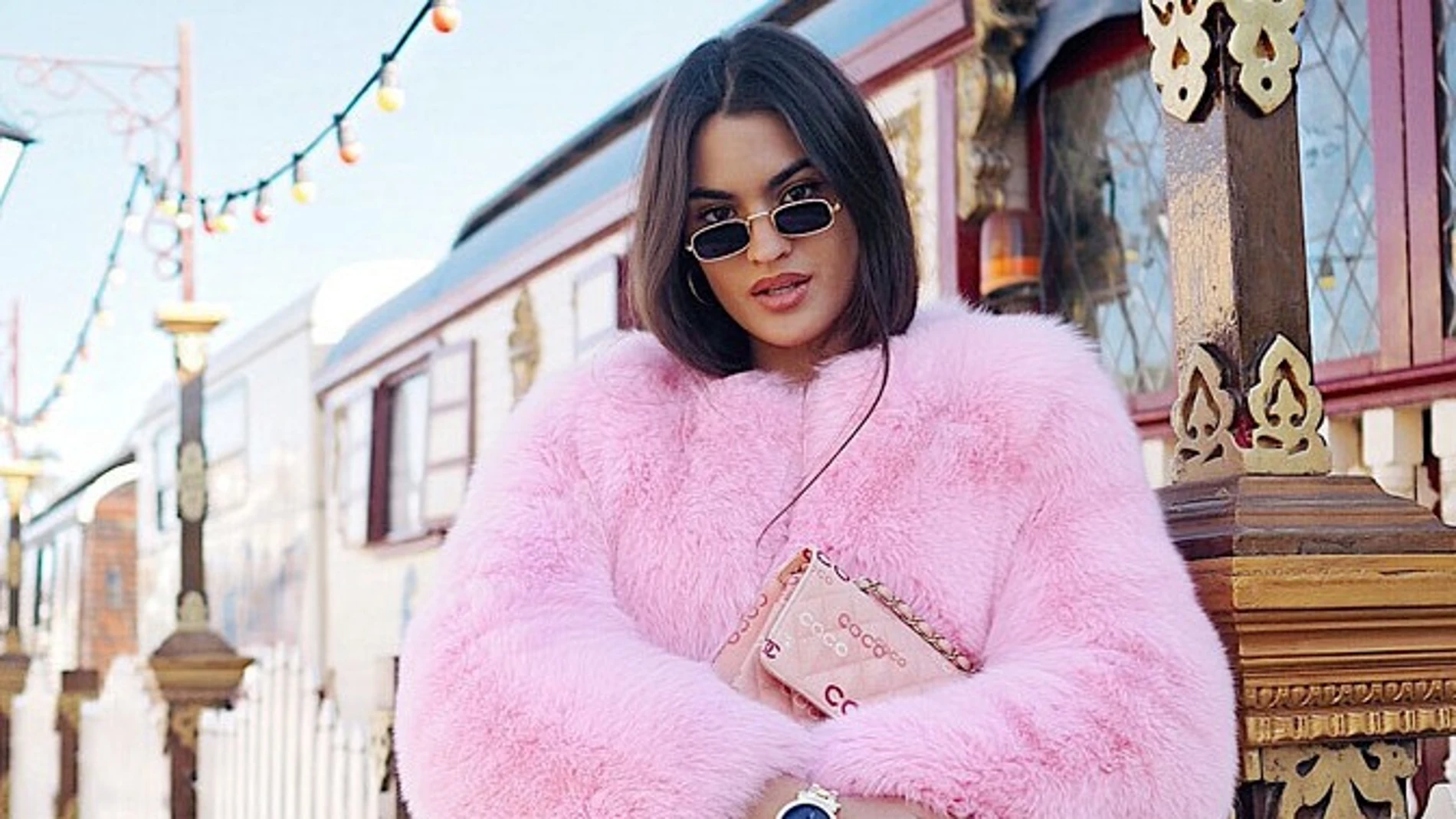 Marta Lozano y el abrigo de peluche más buscado.