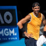Nadal, en una tregua durante su entrenamiento en Melbourne