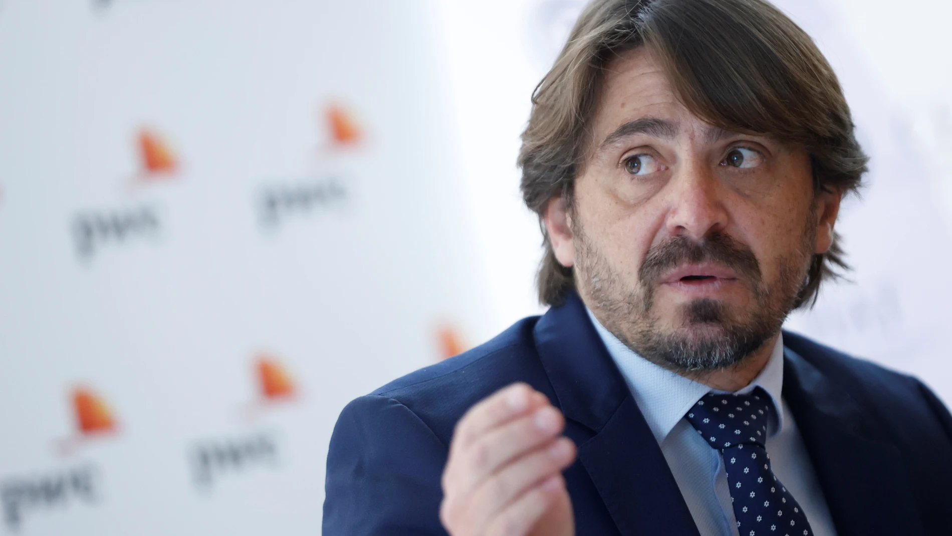 El presidente de la Confederación Española de Hoteles y Alojamientos Turísticos (CEHAT), Jorge Marichal, ha presentado en rueda de prensa la I Edición del Smart Observatory, el informe sobre la evolución de la industria hotelera en España