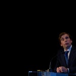 El alcalde de Madrid, José Luis Martínez-Almeida, interviene en la presentación del Plan Estratégico de la EMT para 2021-2025, en el Ayuntamiento de Madrid, a 14 de enero de 2022, en Madrid, (España). Con este plan el Ayuntamiento define la estrategia de futuro para la prestación de servicios de movilidad en la ciudad. Según señala el consistorio, el compromiso de la EMT es prestar un servicio de transporte público eficaz y eficiente con un óptimo nivel de calidad. Para ello, están sometidos a un continuo proceso de modernización y de mejora de su flota de autobuses y de sus sistemas y equipamientos de gestión. 14 ENERO 2022;EMT;PLAN;MADRID Jesús Hellín / Europa Press 14/01/2022