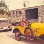 El Museo de Historia de la Automoción comienza el año presentando como Pieza del Mes el primer vehículo de la colección de Demetrio Gómez–Planche: un SALMSON AL 3 del año 1924. En la imagen, Demetrio Gómez-Planche con este vehículo