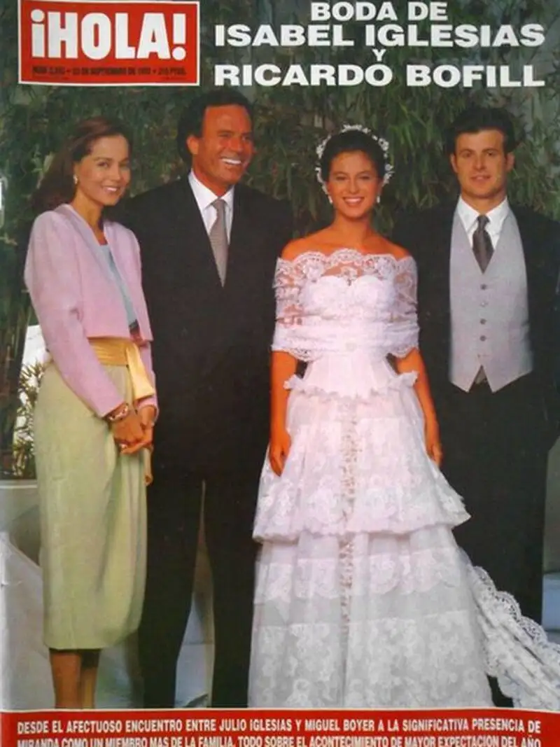 Isabel Preysler y Julio Iglesias con Chábeli y Ricardo Bofill hijo el día de su boda
