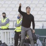 El entrenador del Sevilla Julen Lopetegui. Cómo y quién le prepara la ropa ha sido tema de conversación machista en la Cope