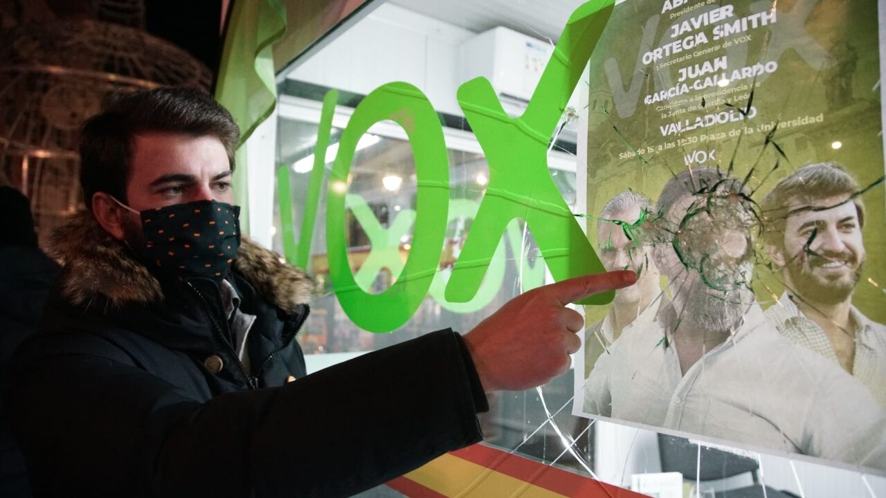 Condenado por realizar pintadas en la sede de VOX en Valladolid