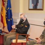 La ministra de Defensa, Margarita Robles, junto al general Fernando López del Pozo y el coronel Jesús Martínez Soriano
