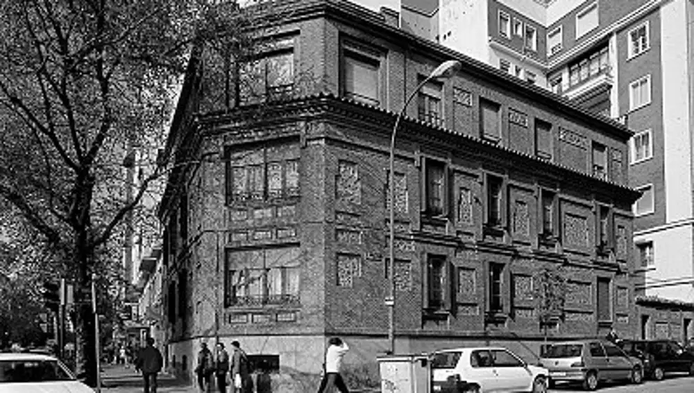 Instalaciones de la fábrica Gal realizadas en 1919, hoy residencia femenina