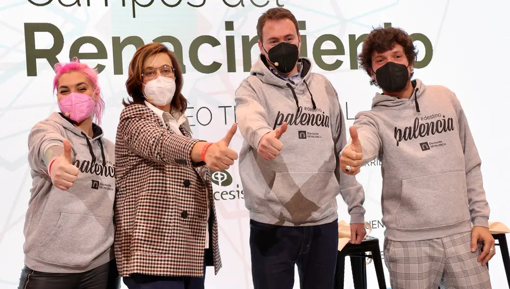 La presidenta de la Diputación de Palencia, Ángeles ArmisÉn, presenta la oferta turística de la provincia junto a los influencers Sara Rubayo, Carlo Cuñado y Diego Rubio
