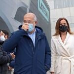 Francisco Igea y Ana Carlota Amigo visitan las instalaciones de Latem Aluminium en Villadangos del Páramo (León)
