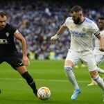 Gonzalo Verdu y Karim Benzema, en el Real Madrid-Elche de LaLiga