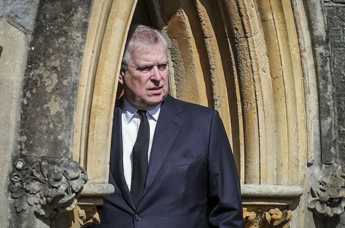 El príncipe Andrés, en el castillo de Windsor. AP