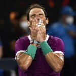 Nadal celebra su victoria ante Berrettini en las semifinales del Open de Australia