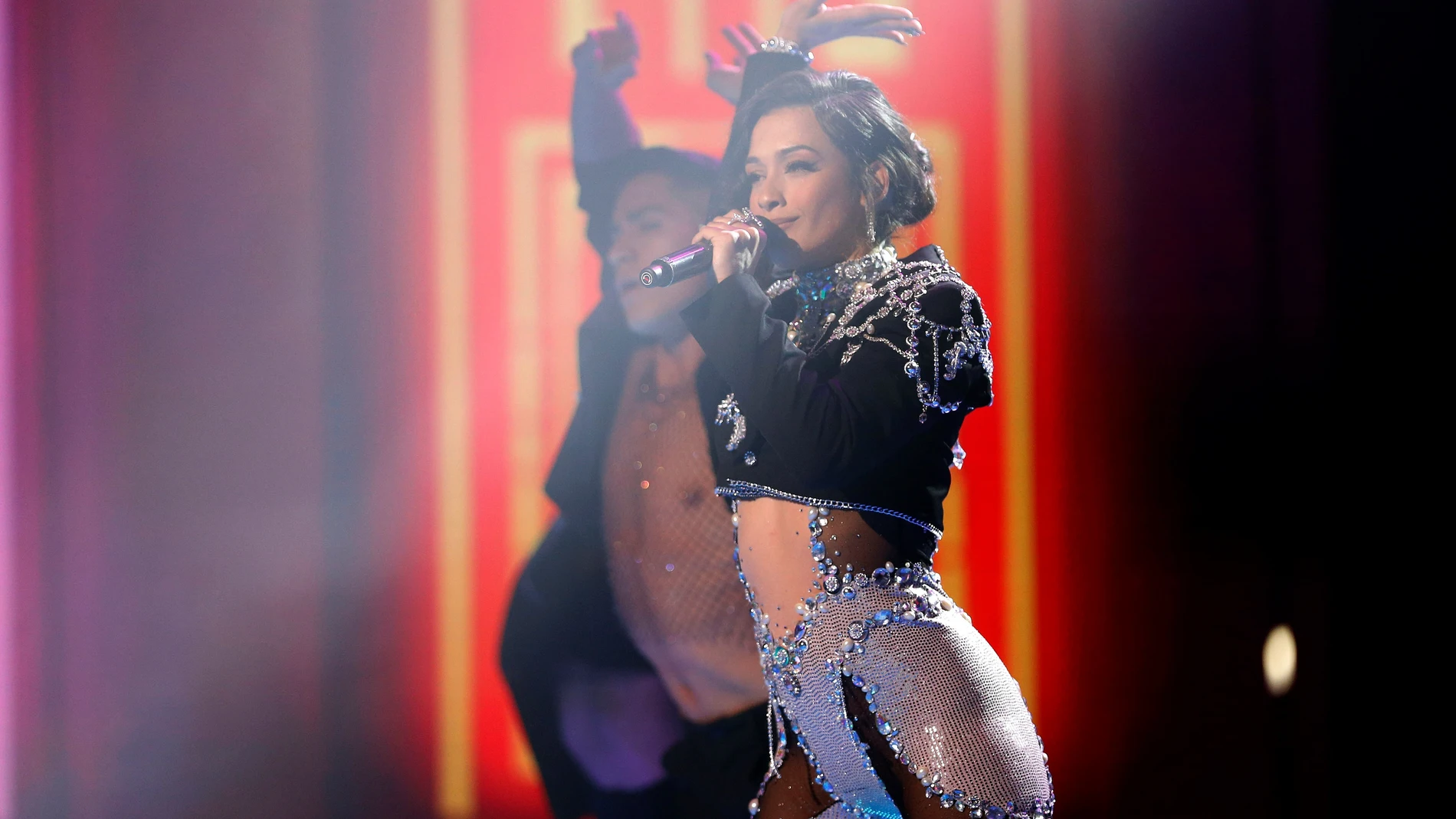 La cantante Chanel actúa durante la final del Benidorm Fest