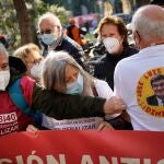 Manifestación de pensionistas en el centro de Barcelona a 31 de enero de 2022. En la imagen, miembros de Asjubi40