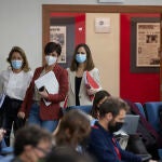 La ministra de Transportes, Movilidad y Agenda Urbana, Raquel Sánchez; la ministra Portavoz, Isabel Rodríguez; y la ministra de Derechos Sociales y Agenda 2030, Ione Belarra, a su llegada a una rueda de prensa posterior a una reunión del Consejo de Ministros