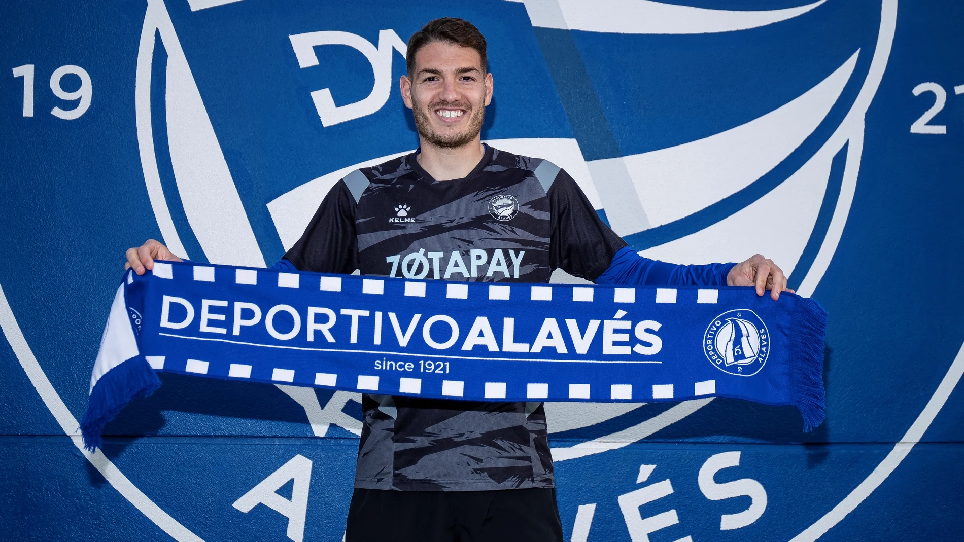 Manu Vallejo con el Alavés. (EFE)