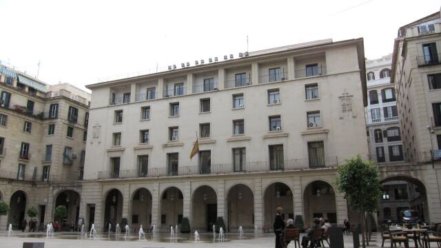 Fachada de la Audiencia Provincial de Alicante