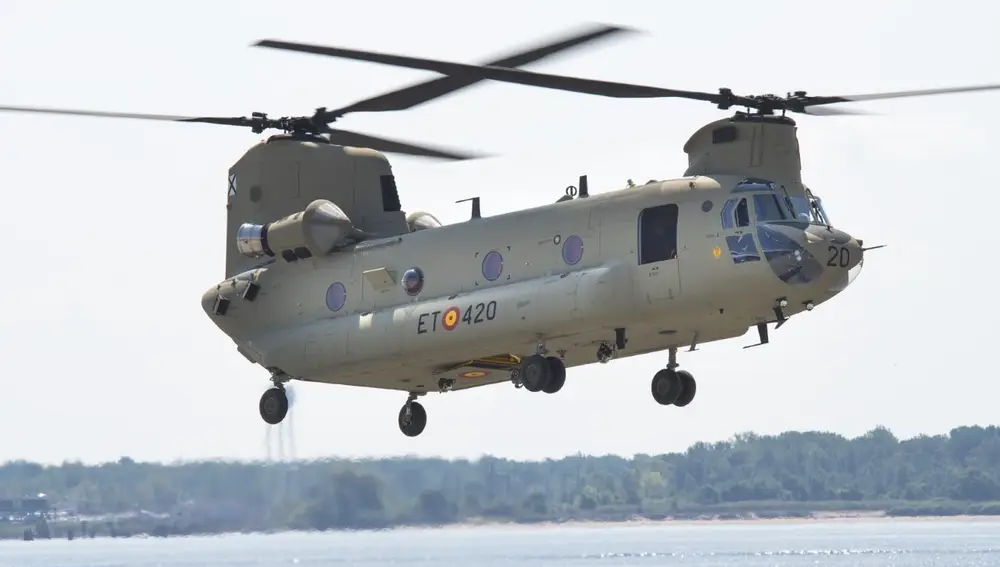 Primer helicóptero Chinook modernizado a la versión F del Ejército de Tierra