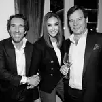 Vicky Martín Berrocal en su cuenta de Instagram rodeada de amigos.