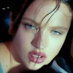Rosalía en el videoclip de "Saoko"