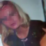 Olga Zajac, que era cinturón negro en kárate, golpeó a Viktor, lo dejó inconsciente y lo llevó a la parte trasera de su negocio, donde lo ató los pies y manos y lo obligó a tomar viagra