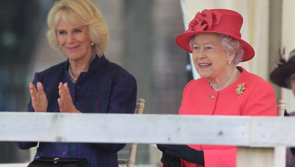 Camilla Parker-Bowles y la Reina Isabel II