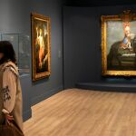 Al fondo de la imagen, «El gran retrato ecuestre del Delfín de Francia a los tres años», de 1665, de Jean Nocret, una pintura que Francia llevaba buscando doscientos años