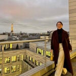 Tamara Falcó rodando con Netflix en París.