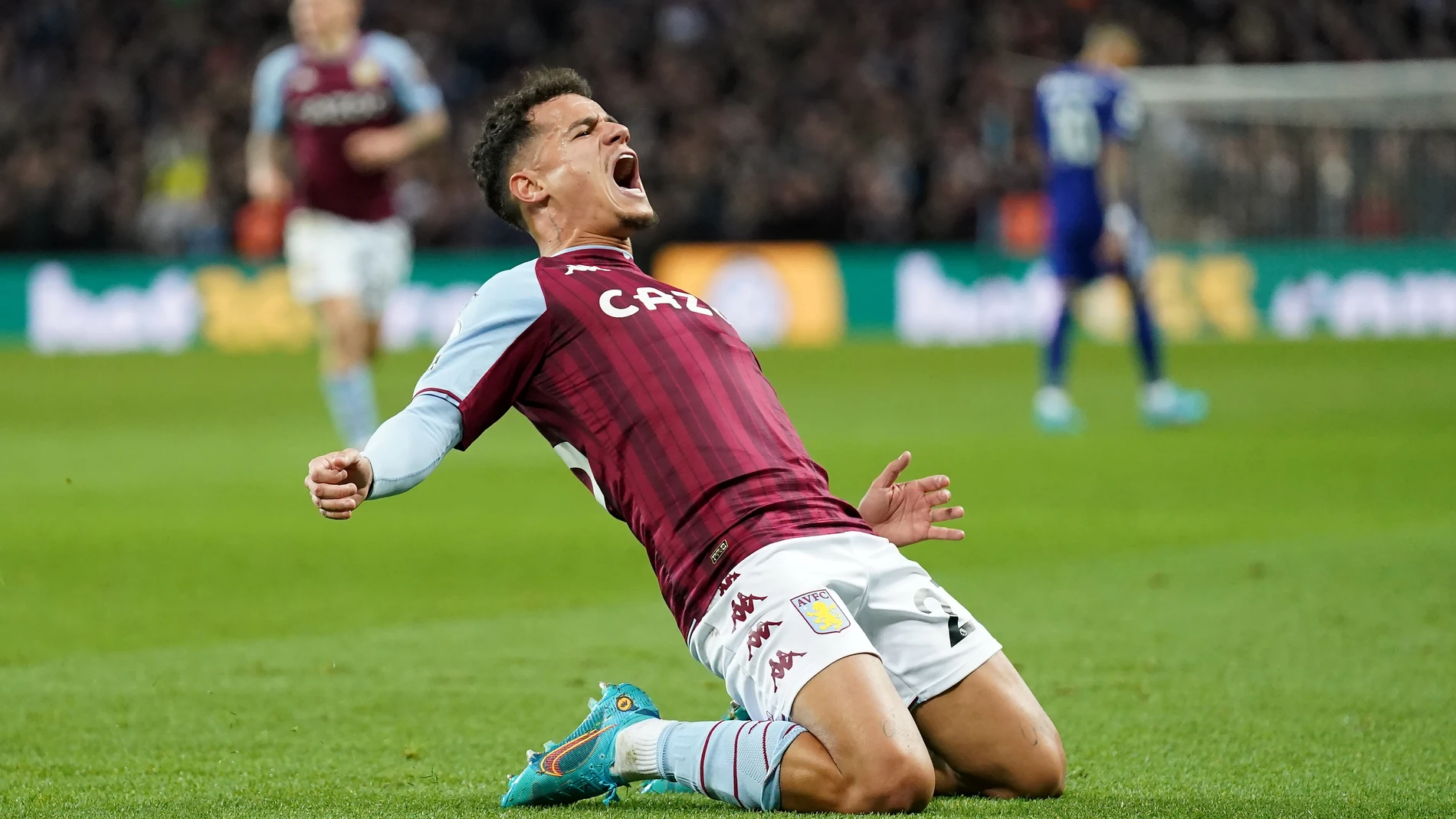 Coutinho celebra el gol que le marcó al Leeds