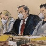 En este boceto de la sala del tribunal, el abogado Sam Enzer, en el centro, se sienta entre Heather Morgan, a la izquierda, y su esposo, Ilya "Dutch" Lichtenstein, en un tribunal federal en Nueva York. La pareja está acusada de conspirar para lavar miles de millones de dólares en criptomonedas robadas del hackeo de una casa de cambio virtual en 2016. (Foto AP/Elizabeth Williams)