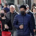 La Comunidad de Madrid afirma que «es momento» de plantear eliminarla en interiores