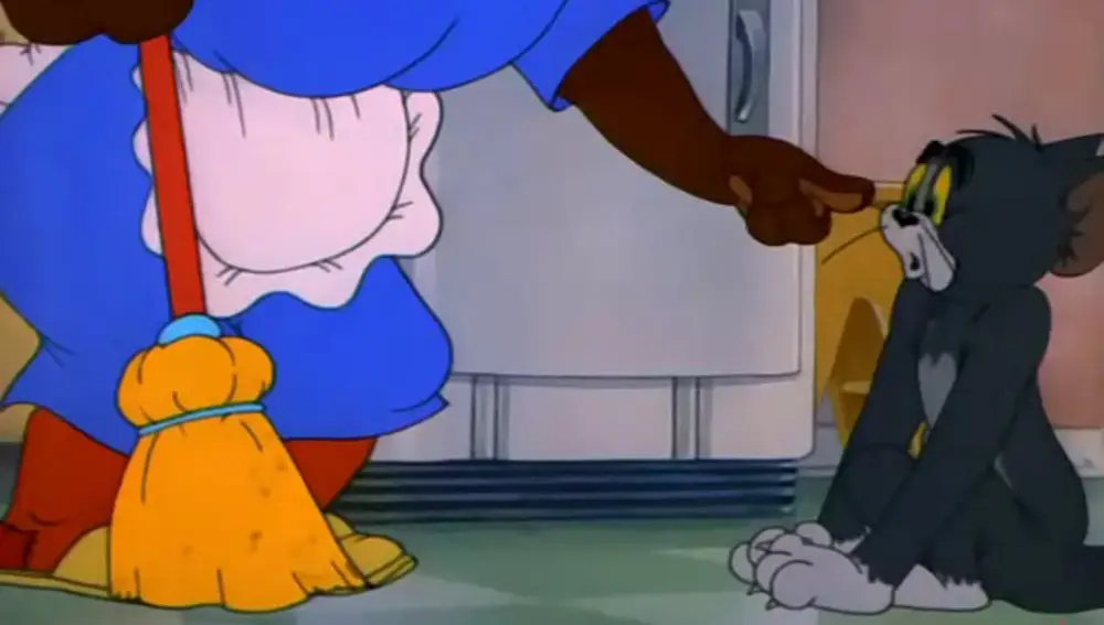 Escena de Tom y Jerry donde aparece "Mammy Two Shoes"