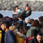 Salvamento socorre a 290 inmigrantes en seis pateras al sur de Gran Canaria