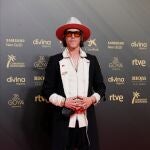 VALENCIA, 12/02/2022.- El actor Óscar Jaenada posa en la alfombra roja durante la 36 edición de los Premios Goya que tiene lugar este sábado en el Palau de les Arts de Valencia. EFE/Biel Aliño.