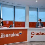 El vicesecretario general y portavoz de Ciudadanos, Edmundo Bal, y la líder de Cs, Inés Arrimadas, en la reunión del Comité Permanente de Ciudadanos.