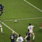 El remate con el que Mbappé superó a Courtois en el PSG - Real Madrid